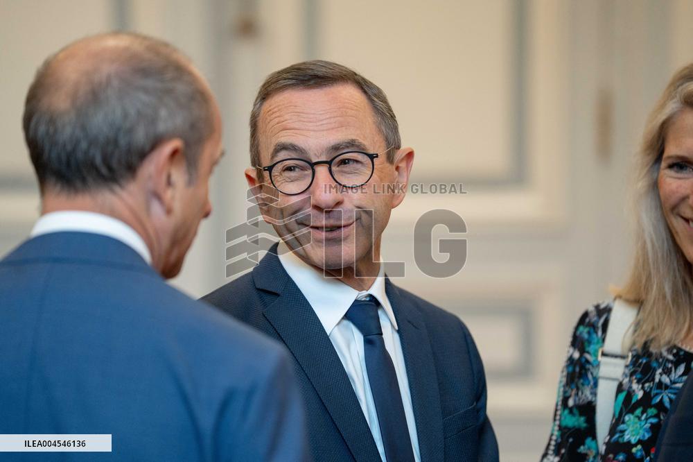 Signing of the agreement between the French government and the Professional Football League (LFP) - Paris AJ