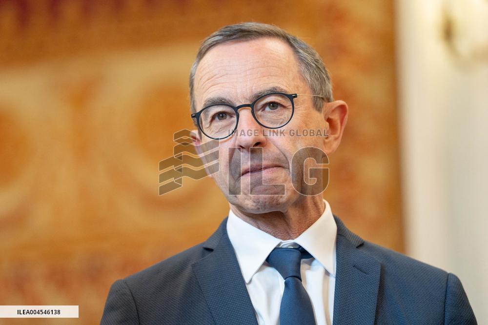 Signing of the agreement between the French government and the Professional Football League (LFP) - Paris AJ
