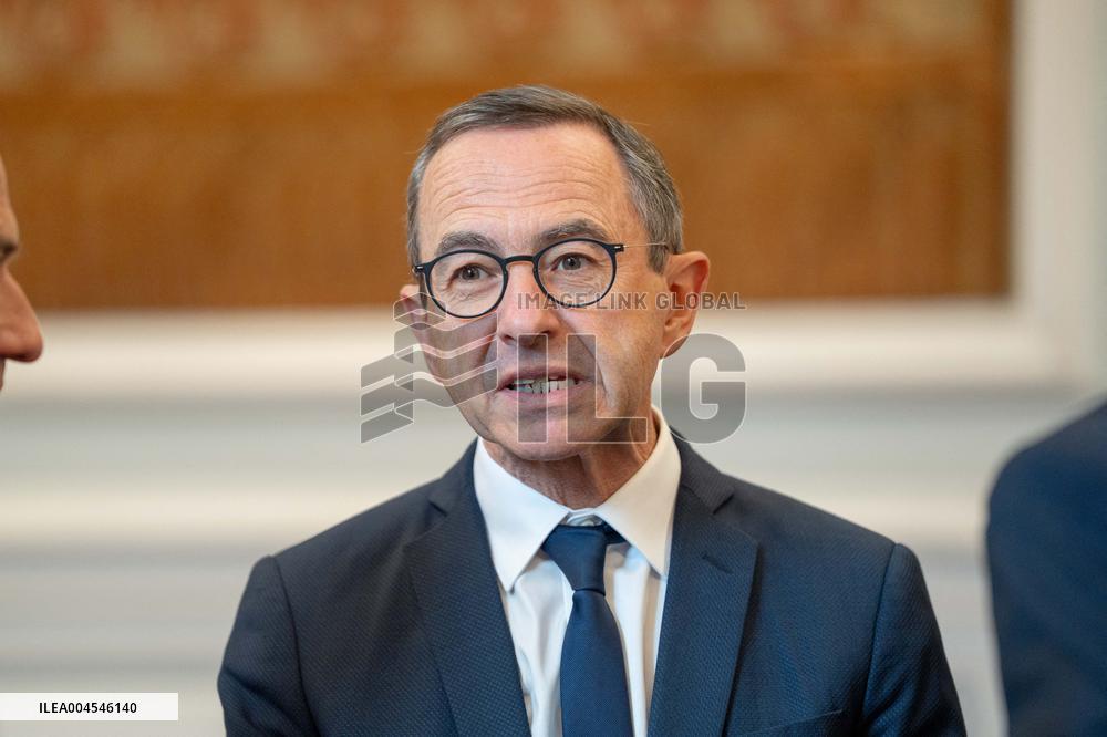 Signing of the agreement between the French government and the Professional Football League (LFP) - Paris AJ