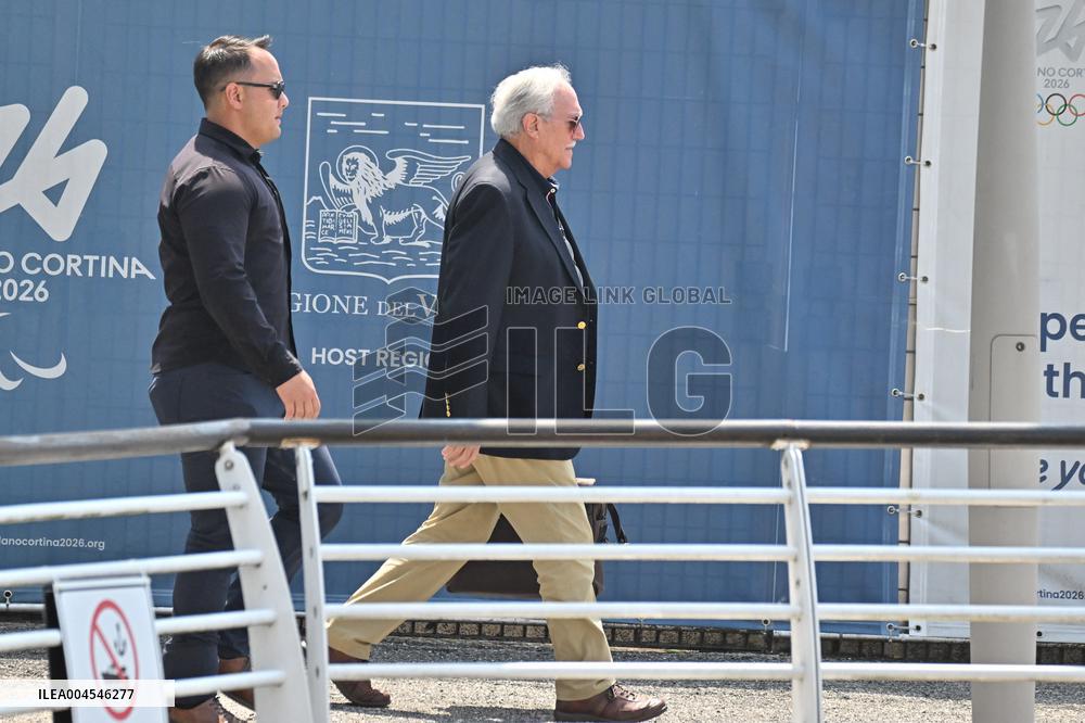 Ted Jorgensen, Jeff Bezos Father At Venice Airport - Italy