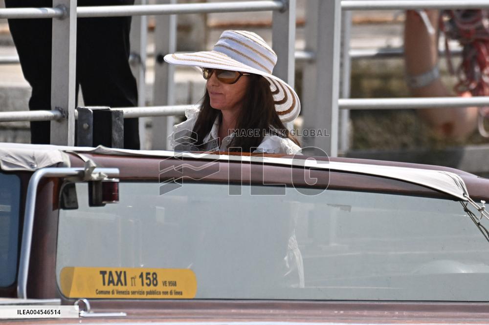 Roberto and Allison Mignone At Venice Airport - Italy
