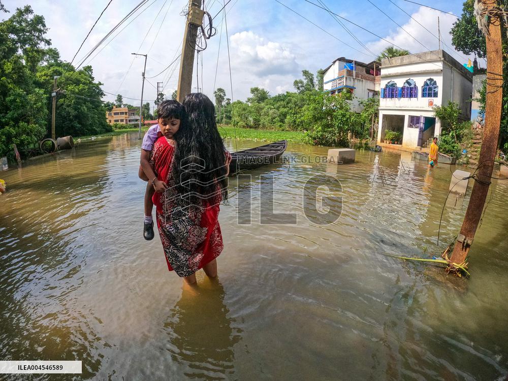Two Lakh People Affected by Ghatal Floods - India