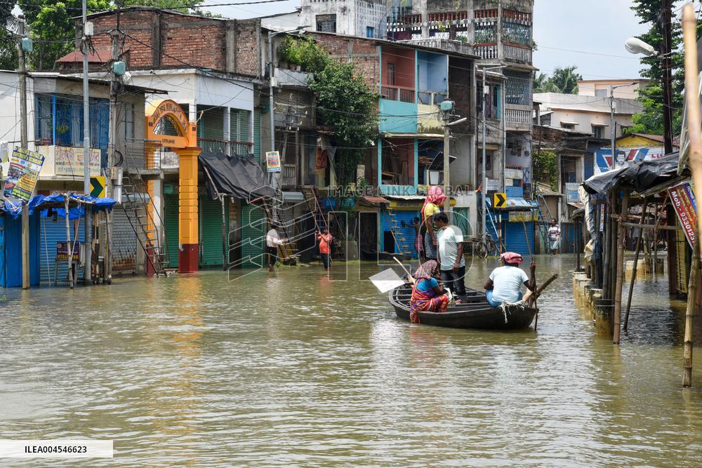 Two Lakh People Affected by Ghatal Floods - India