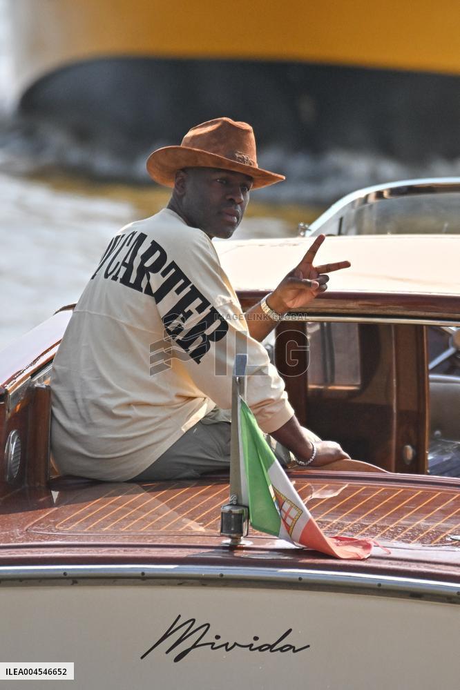 Corey Gamble At Venice Airport - Italy