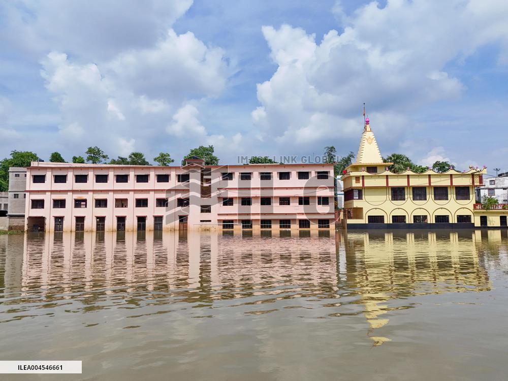 Two Lakh People Affected by Ghatal Floods - India