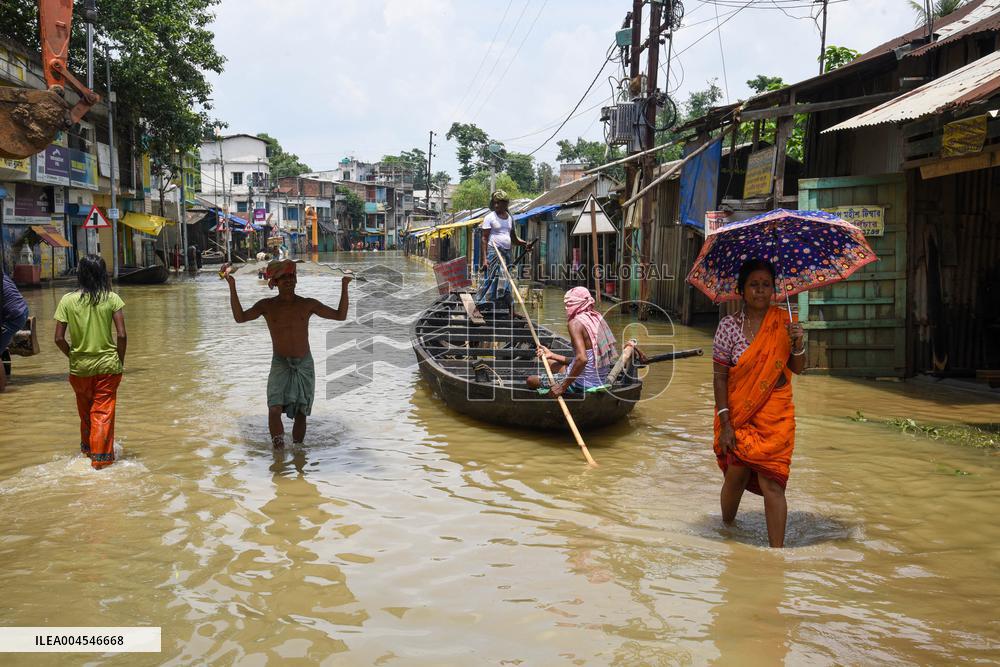 Two Lakh People Affected by Ghatal Floods - India