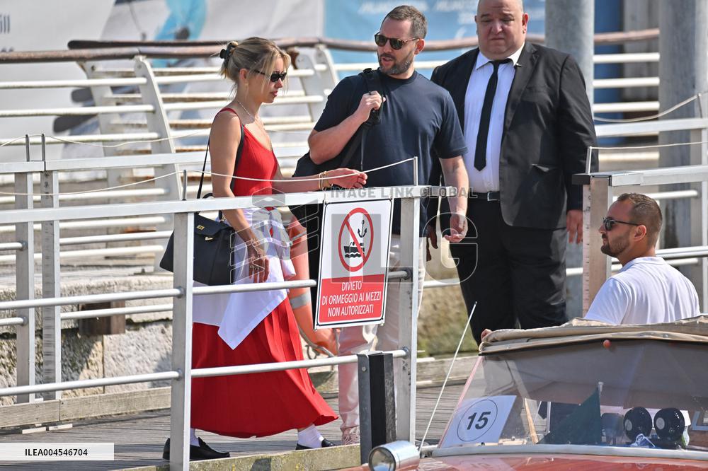 Lydia Kives At Venice Airport - Italy