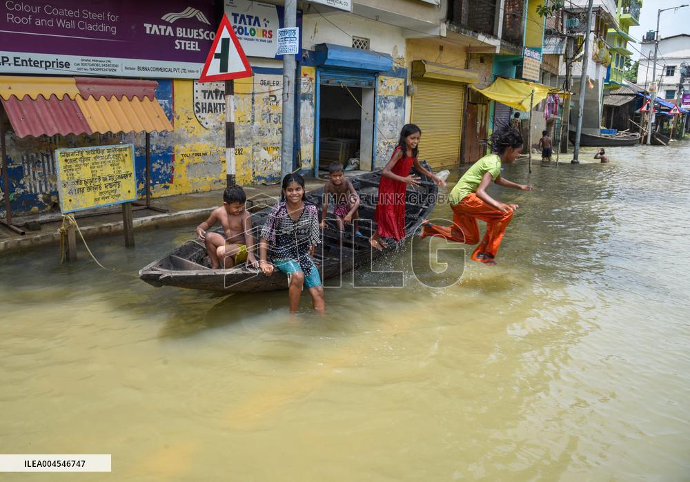 Two Lakh People Affected by Ghatal Floods - India