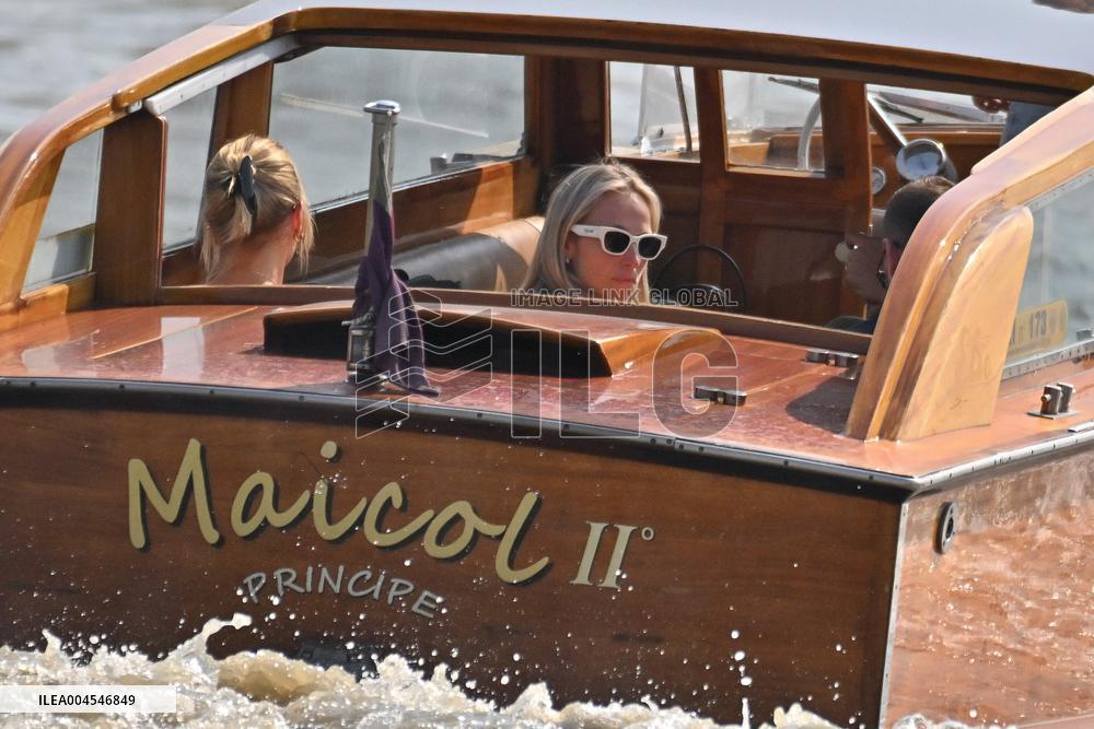 Lydia Kives At Venice Airport - Italy