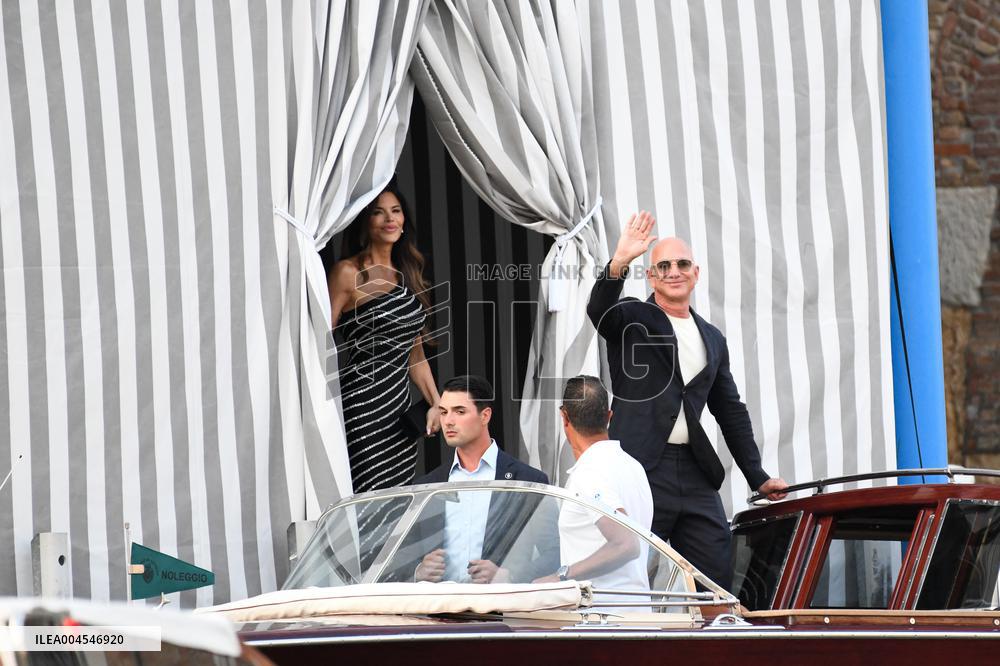 Jeff Bezos And Lauren Sanchez Leaving Hotel - Venice