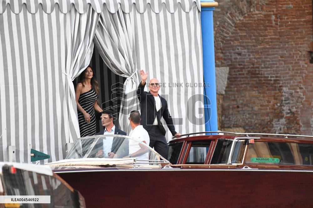 Jeff Bezos And Lauren Sanchez Leaving Hotel - Venice
