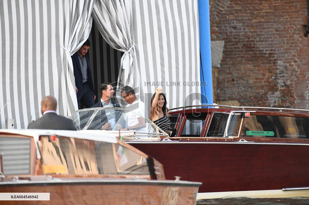 Jeff Bezos And Lauren Sanchez Leaving Hotel - Venice