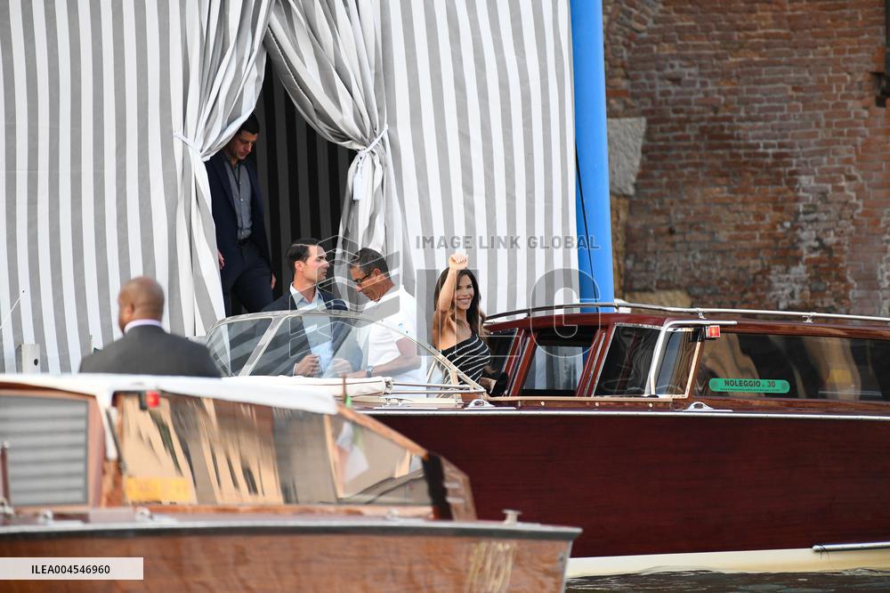 Jeff Bezos And Lauren Sanchez Leaving Hotel - Venice
