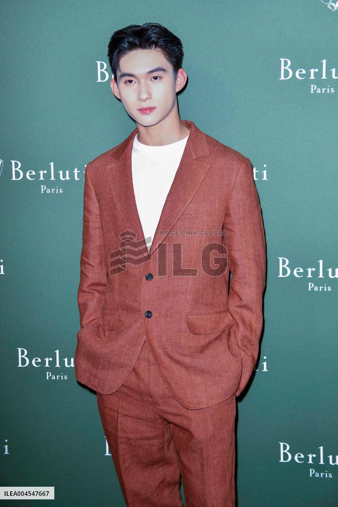 PFW - Berluti Photocall