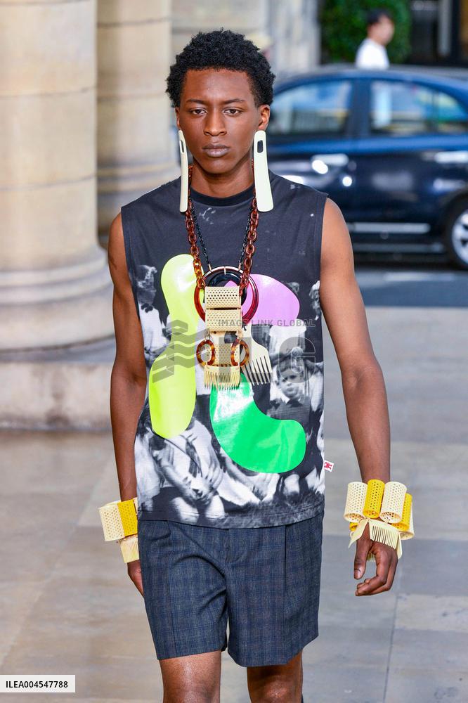 PFW - Walter Van Beirendonck Runway