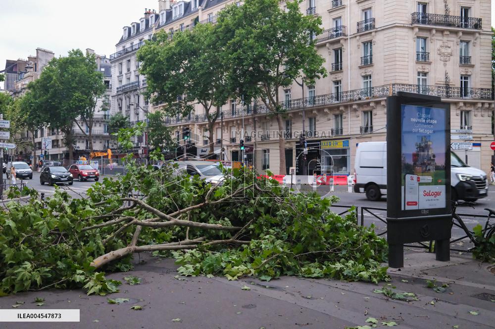 Recovery After Violent Storms in Paris - Paris