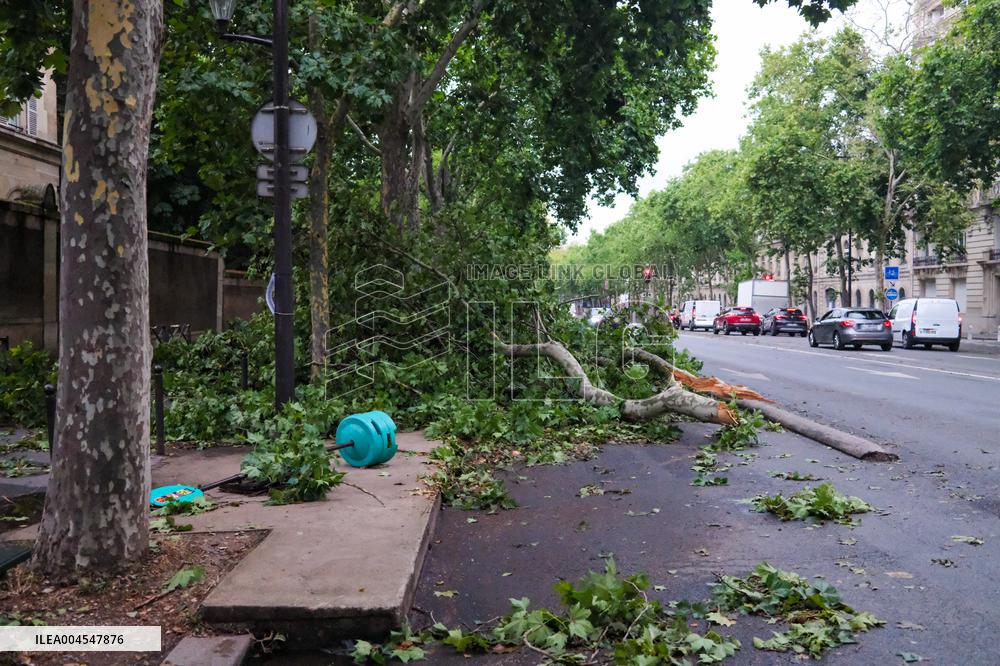 Recovery After Violent Storms in Paris - Paris