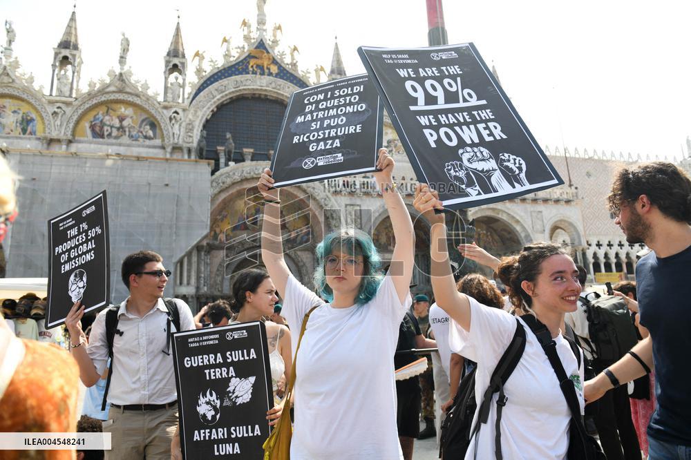 Extinction Rebellion Action Against Jeff Bezos’ Wedding - Venice