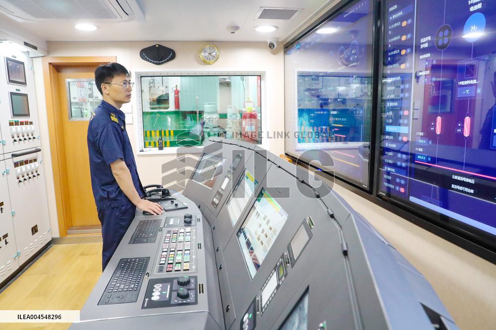 China First Hydrogen-electric Tugboat