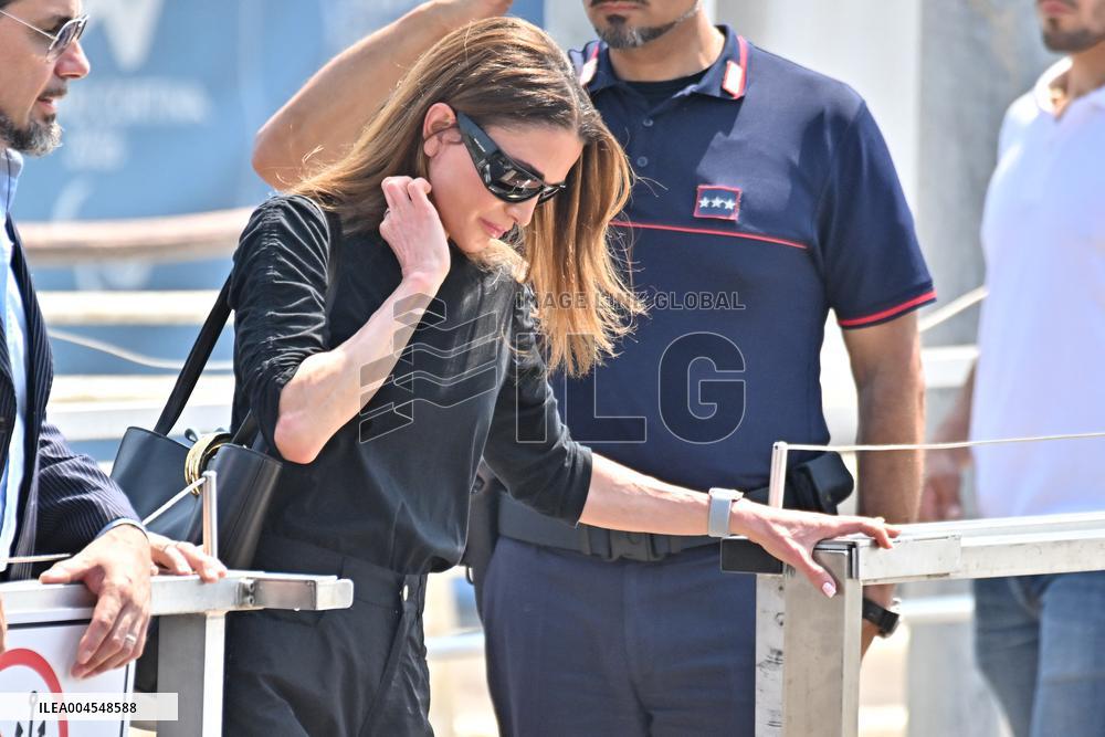 Rania of Jordan At Venice Airport