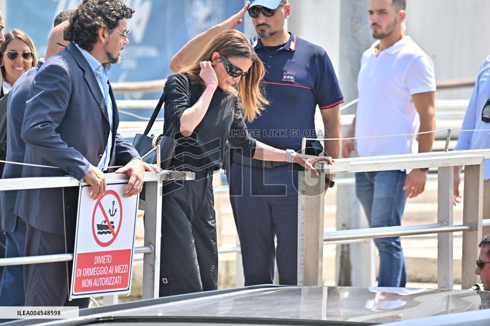 Rania of Jordan At Venice Airport