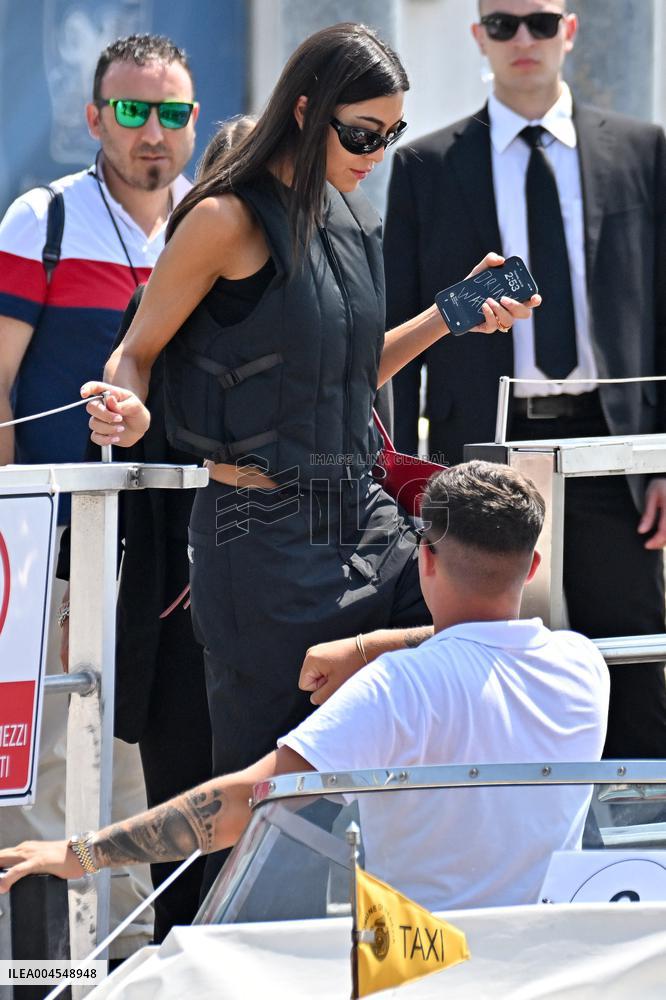 Sarah Staudinger and Ari Emanuel At Venice Airport