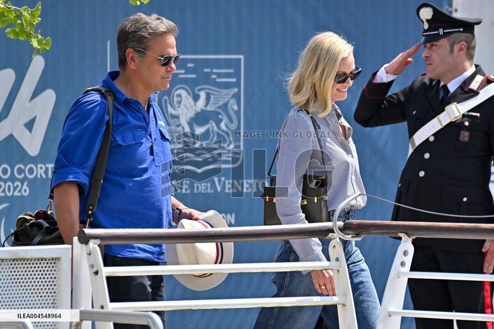 Lachlan Murdoch and Sarah Murdoch At Venice Airport