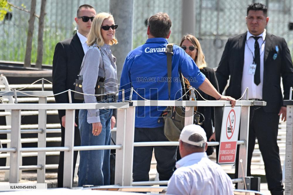 Lachlan Murdoch and Sarah Murdoch At Venice Airport