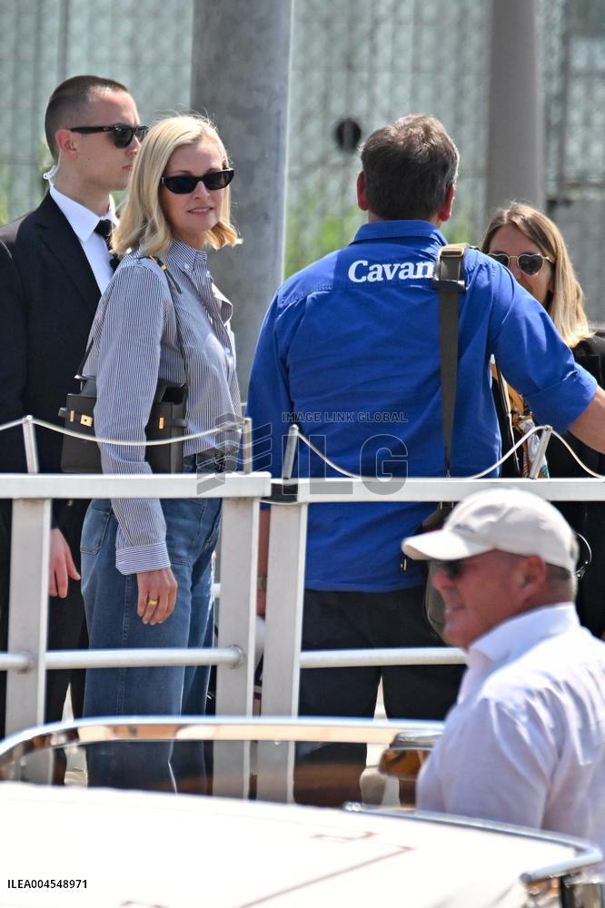 Lachlan Murdoch and Sarah Murdoch At Venice Airport