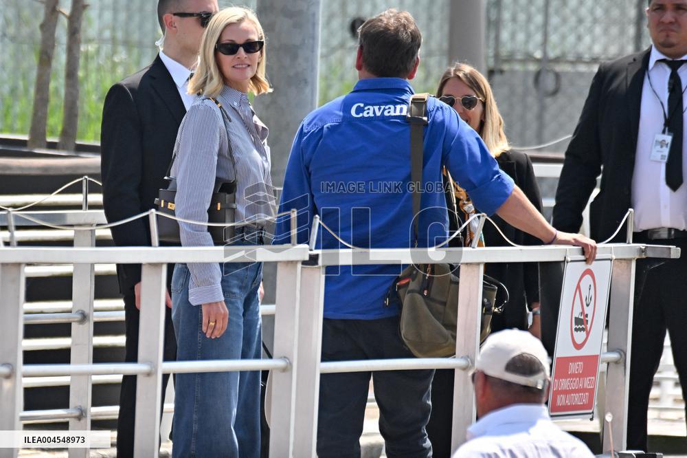 Lachlan Murdoch and Sarah Murdoch At Venice Airport
