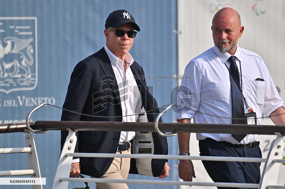 Tommy Hilfiger At Venice Airport - Italy
