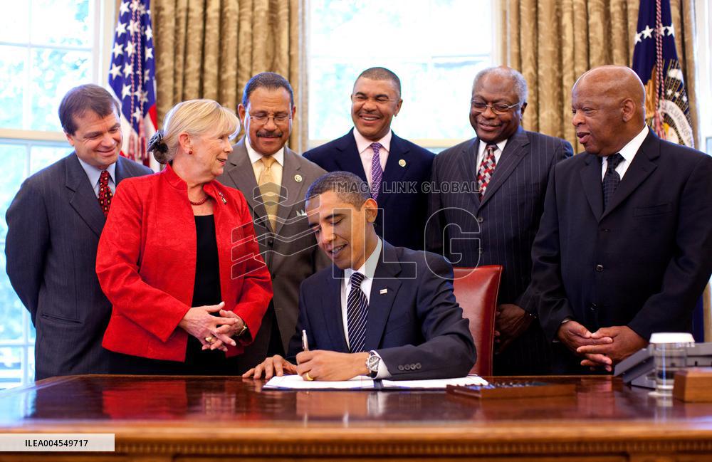 Obama Signs Civil Rights History Project Act