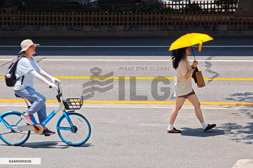 Shanghai Issues Orange High Temperature Alert