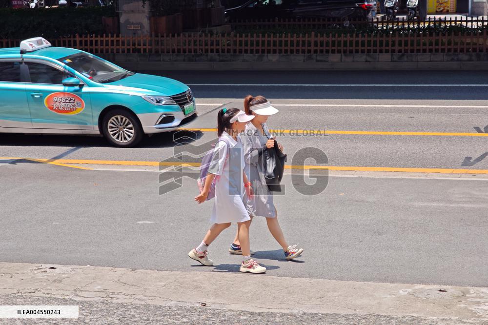 Shanghai Issues Orange High Temperature Alert