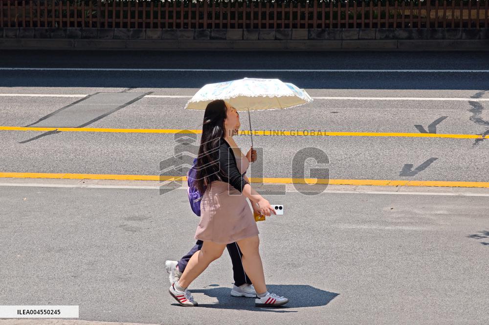 Shanghai Issues Orange High Temperature Alert