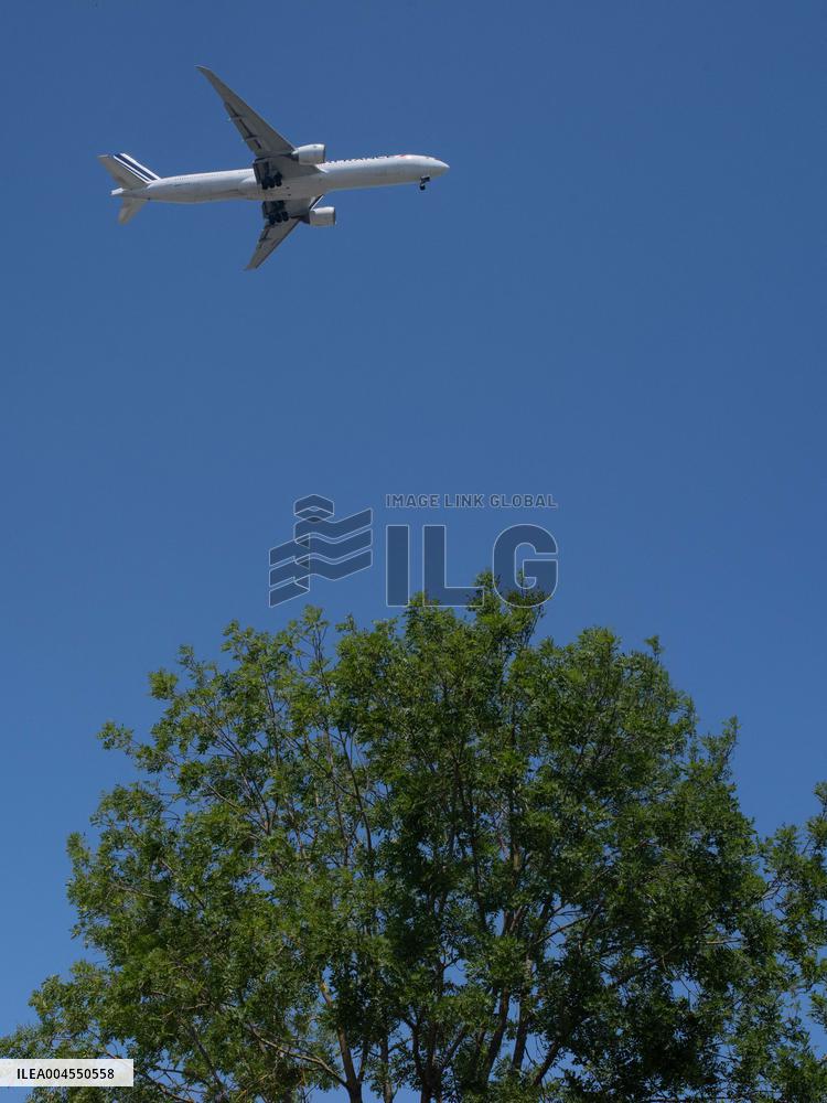 Airport Traffic at Charles de Gaulle in Goussainville - France
