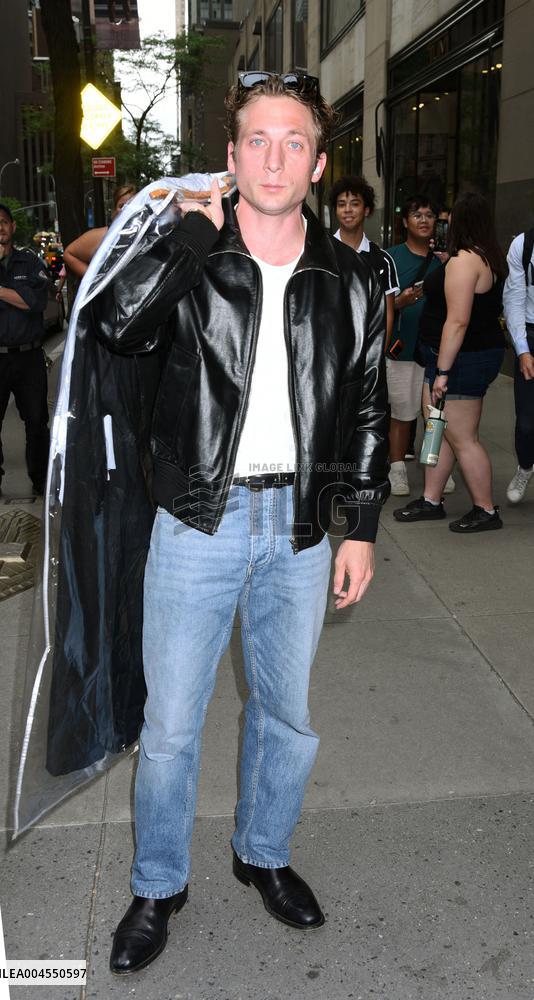 Jeremy Allen White At The Tonight Show - NYC