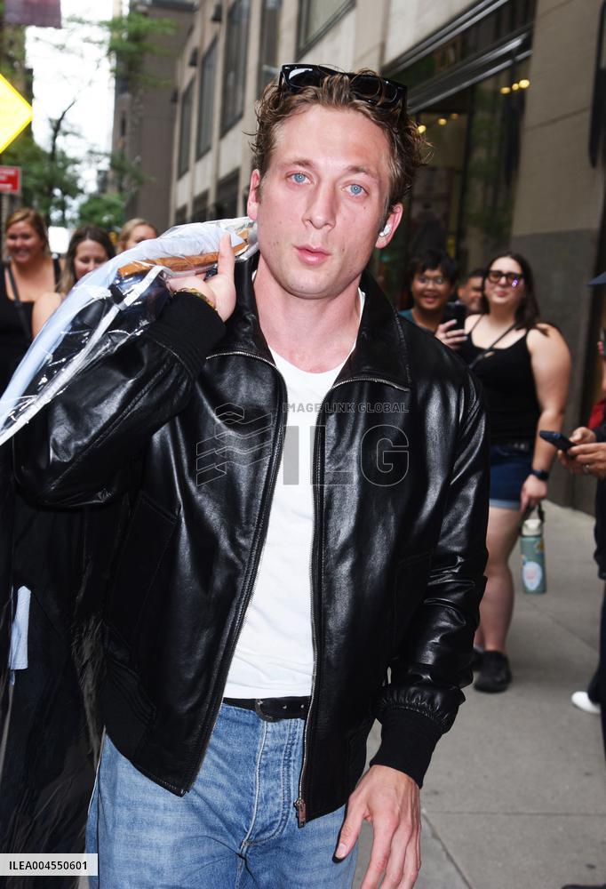 Jeremy Allen White At The Tonight Show - NYC