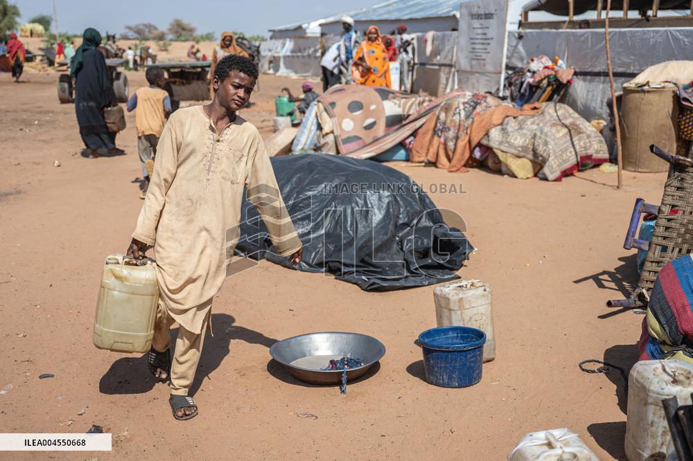 More than 844,000 Sudanese Refugees Have Fled to Chad