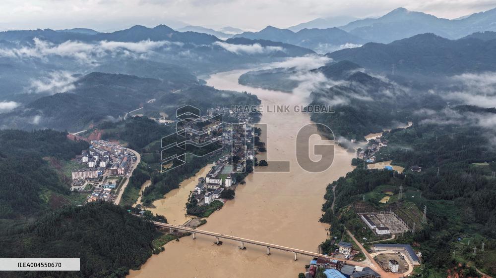 Six Dead, Thousands Displaced as Floods Hit Southwestern China