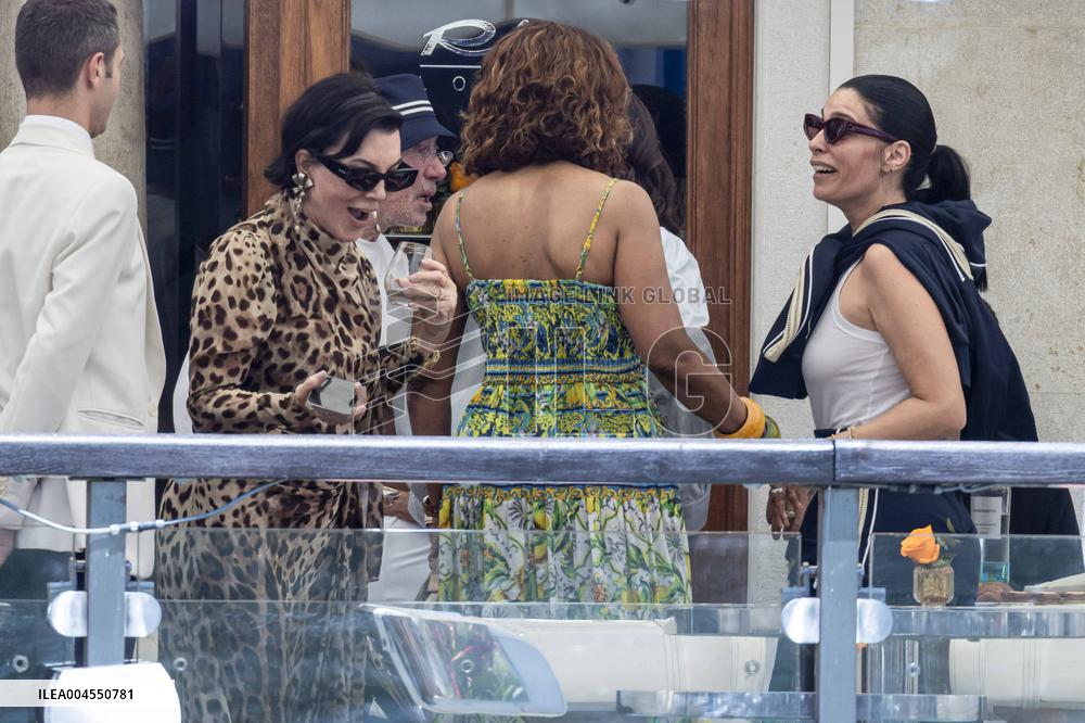 Chris Jenner, Orlando Bloom And Oprah Winfrey At Gritti Hotel - Venice