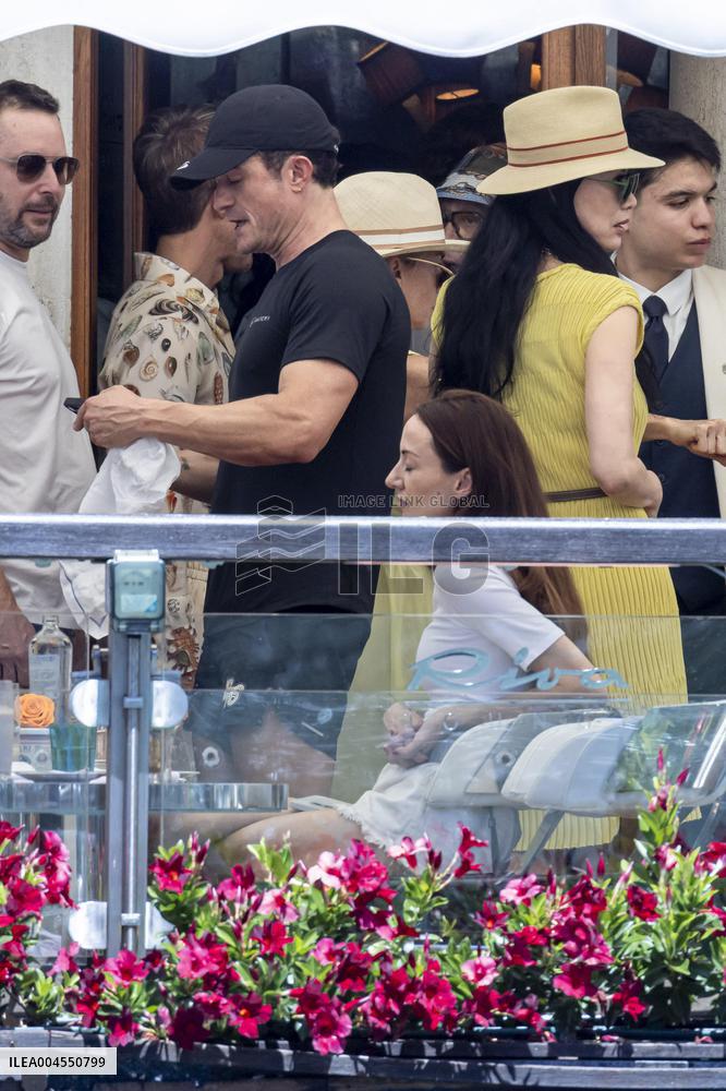 Chris Jenner, Orlando Bloom And Oprah Winfrey At Gritti Hotel - Venice