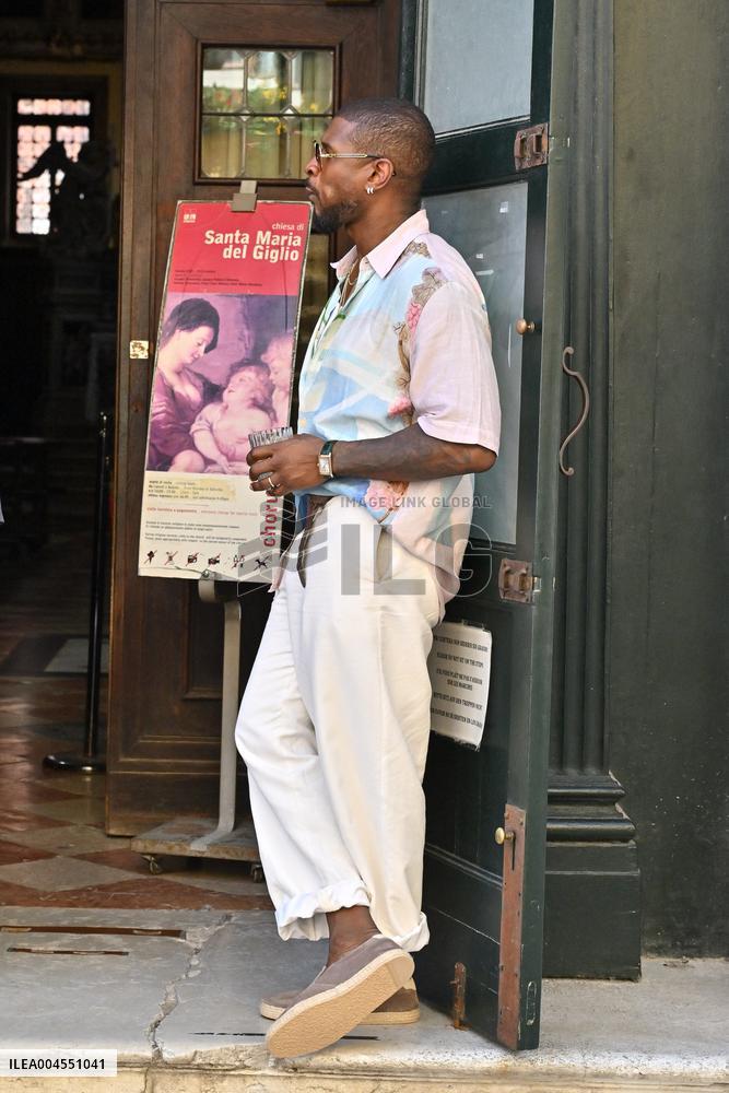 Usher Walking The Streets Of Venice