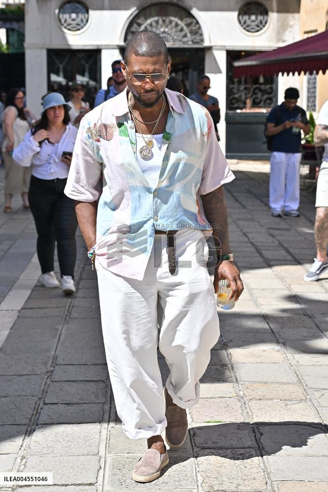 Usher Walking The Streets Of Venice