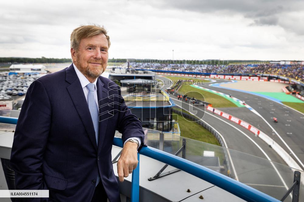 King Visits Training Day of 100-Year-Old TT - Netherlands