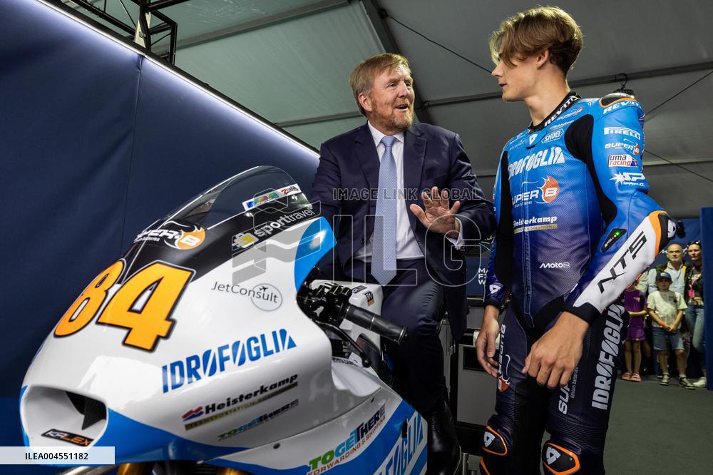 King Visits Training Day of 100-Year-Old TT - Netherlands