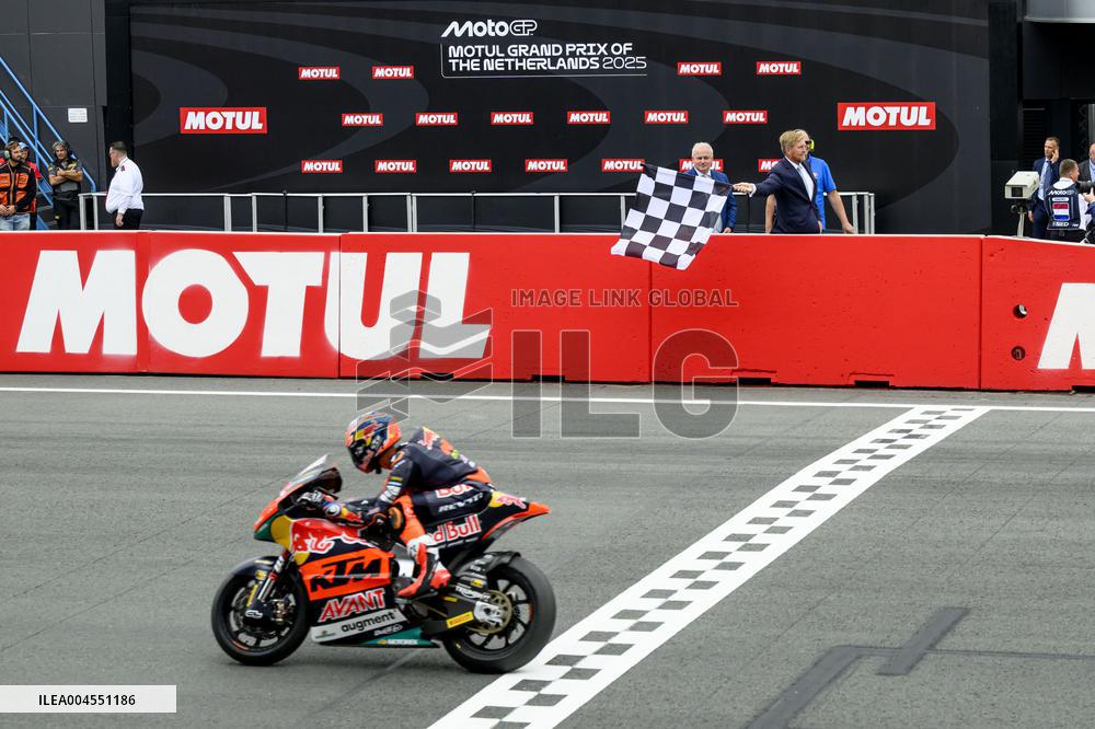 King Visits Training Day of 100-Year-Old TT - Netherlands