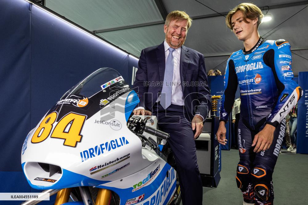 King Visits Training Day of 100-Year-Old TT - Netherlands