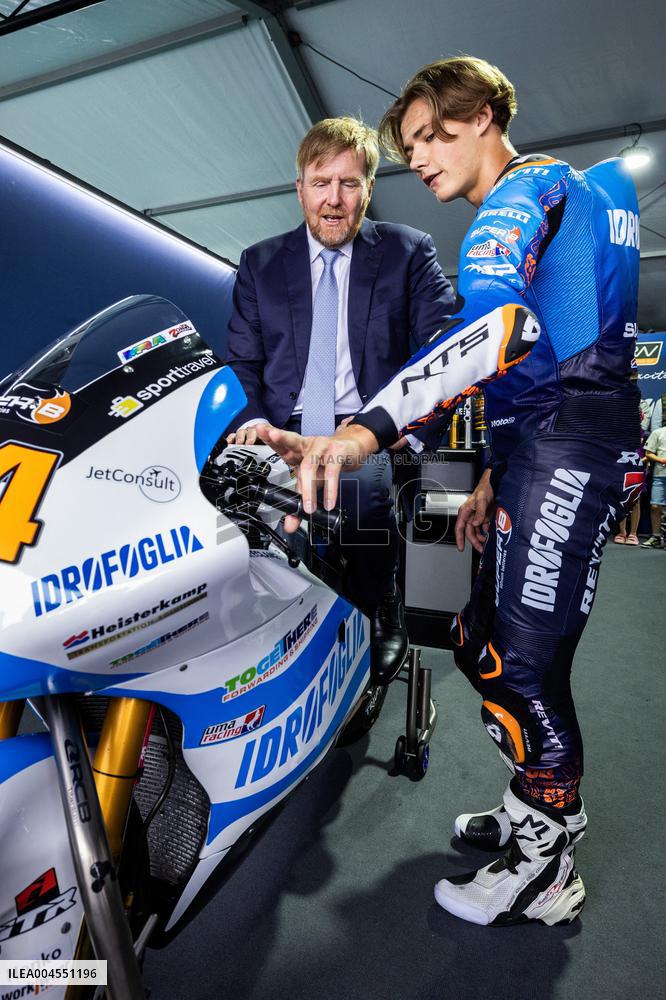 King Visits Training Day of 100-Year-Old TT - Netherlands