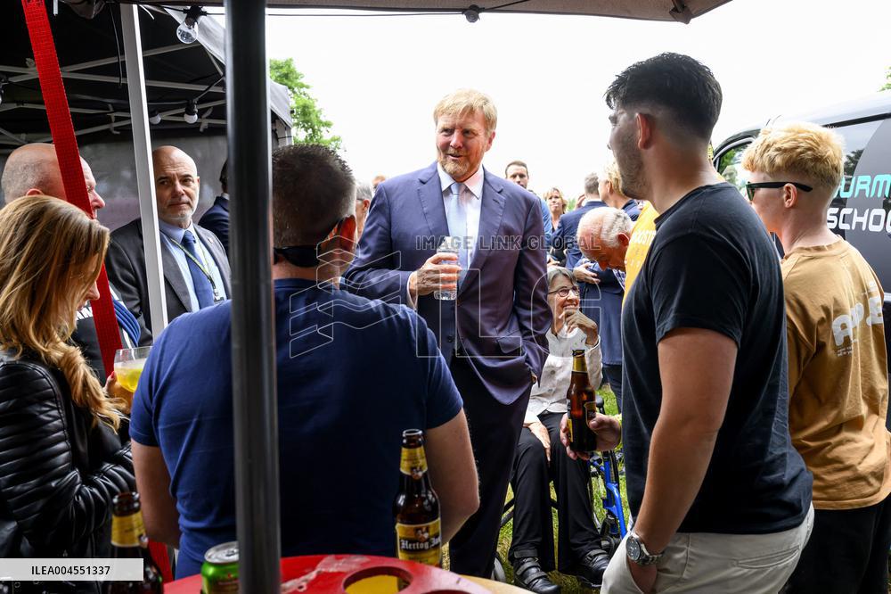 King Visits Training Day of 100-Year-Old TT - Netherlands